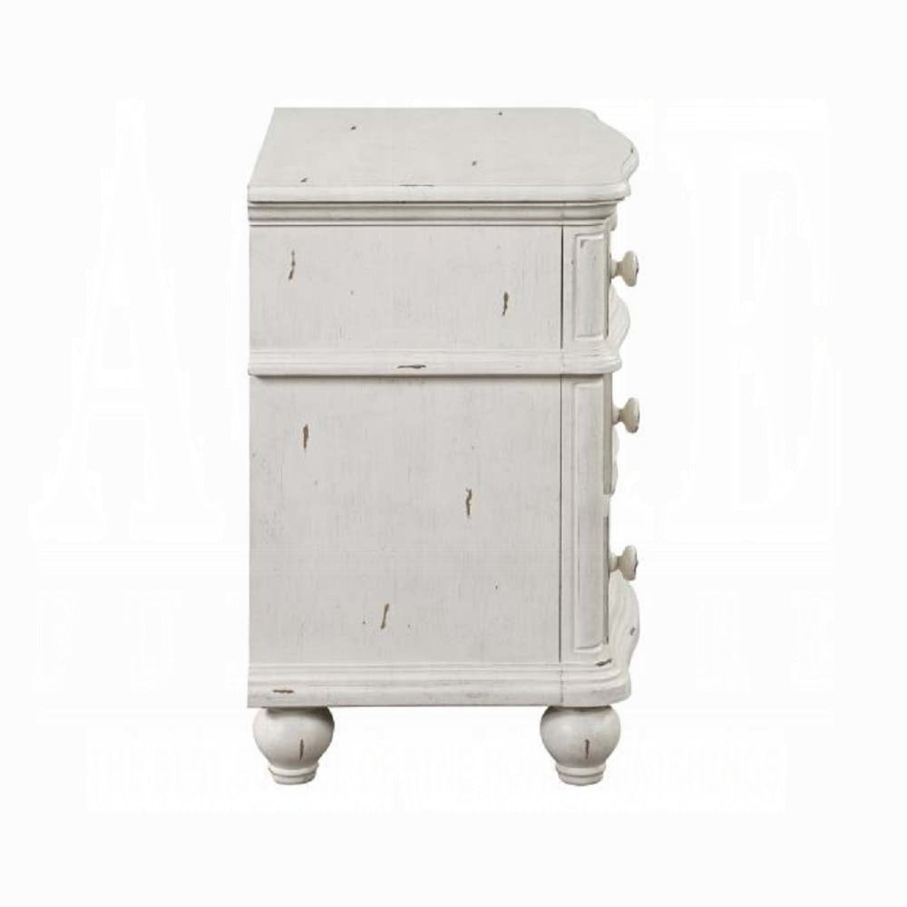 Jaqueline Nightstand