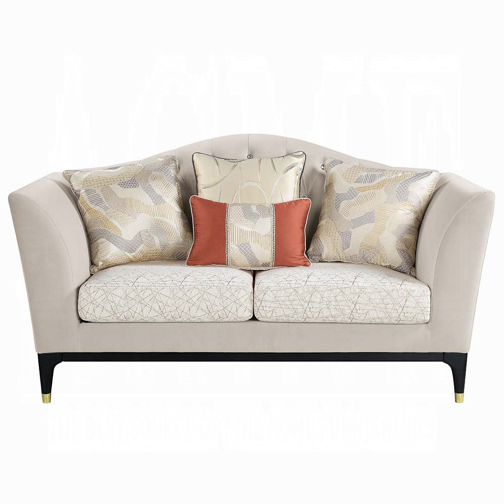 Tayden Loveseat W/4 Pillows