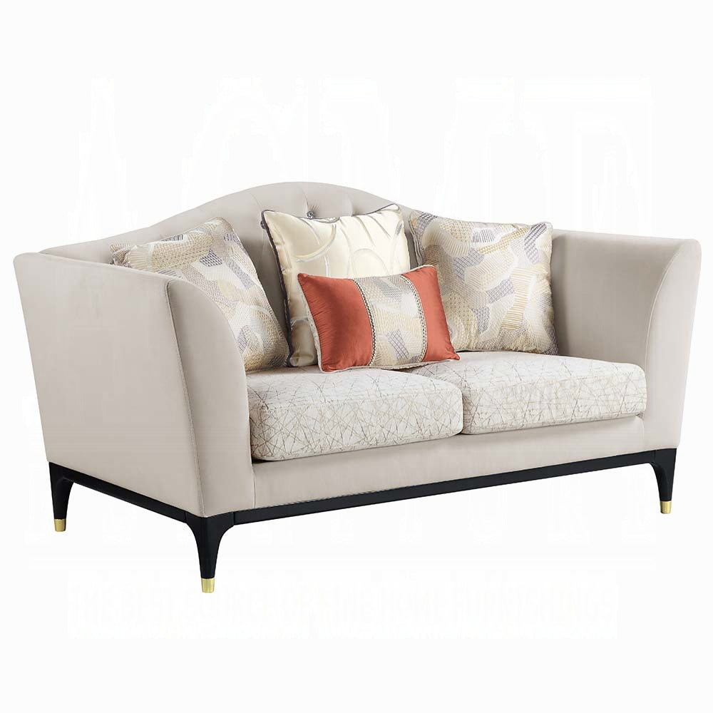 Tayden Loveseat W/4 Pillows